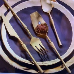 Golden stainless steel cutlery set